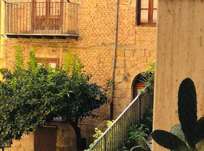 Classic Apartament Castelbuono (Sicily)
